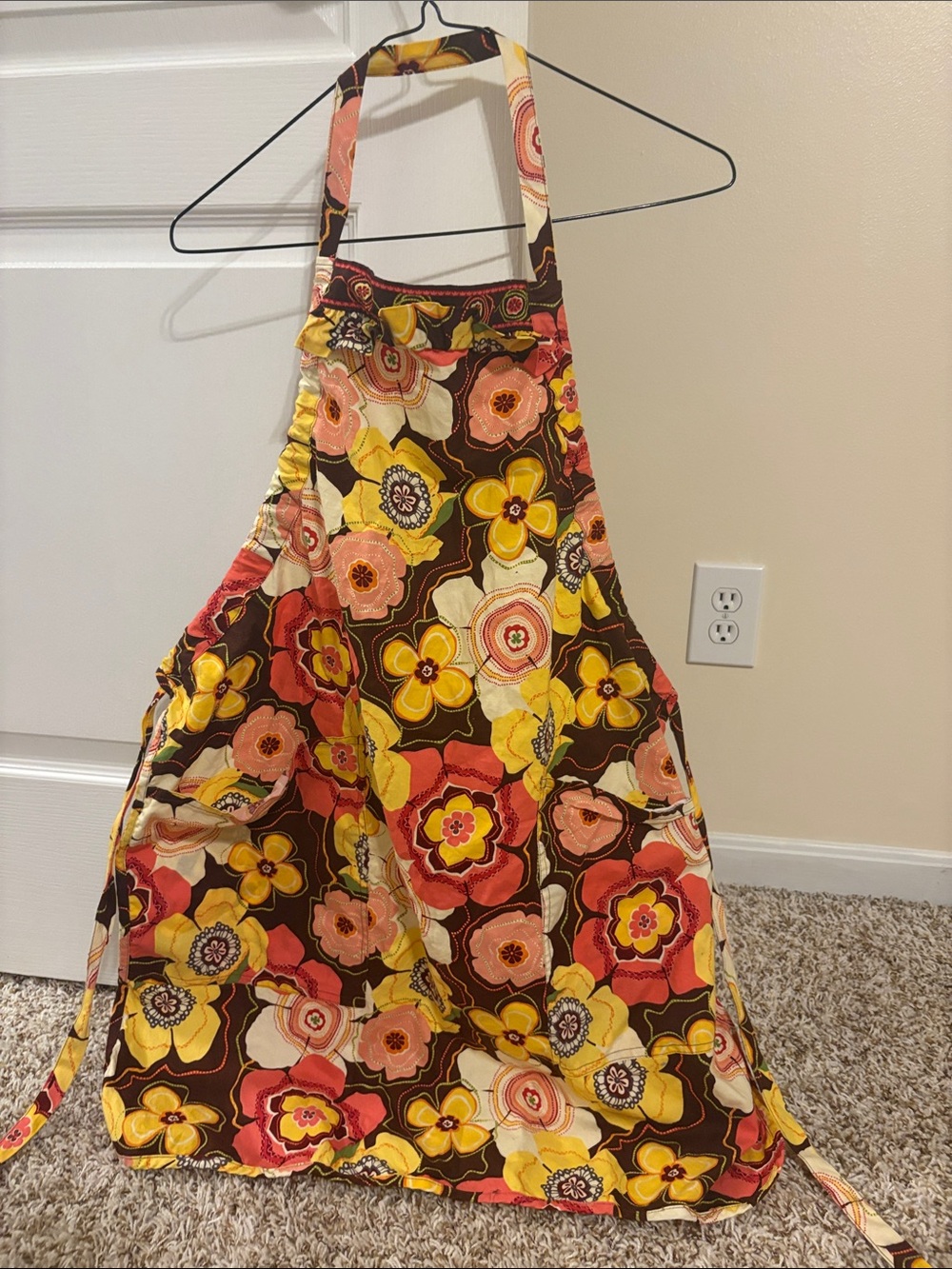 Vera Bradley Brown Floral Apron with Yellow, Pink and Cream Flowers